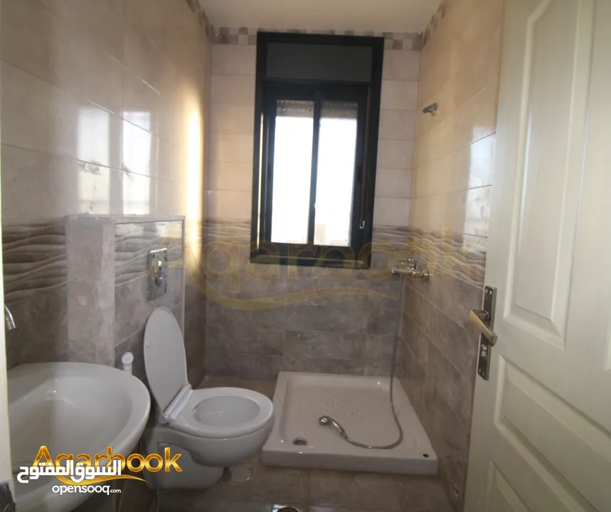 دوبلكس بتشطيب فاخر للبيع   بيرزيت – قرب كازية الفيين