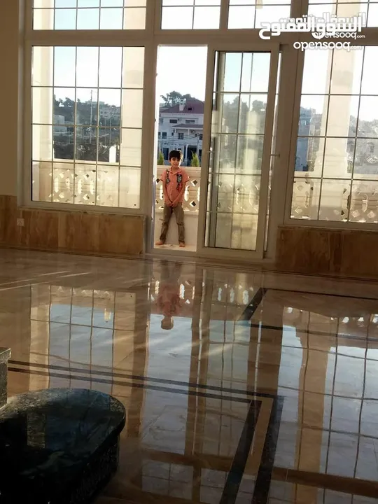 جلي وتلميع البلاط والرخام