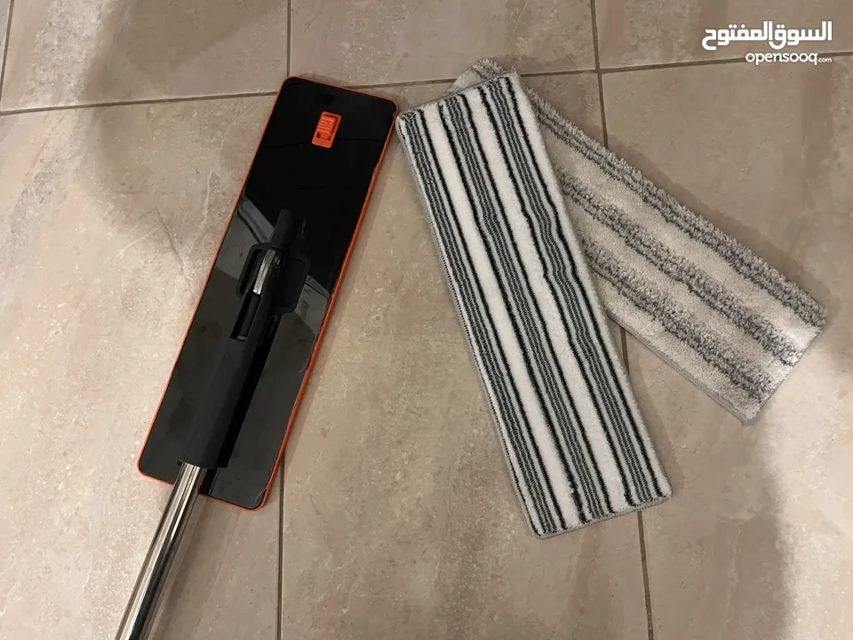 سطل مسح فصل بين الماء النظيف والماء المتسخ مع عجلات قابل للجر مع مماسح مايكروفايبر عدد 2