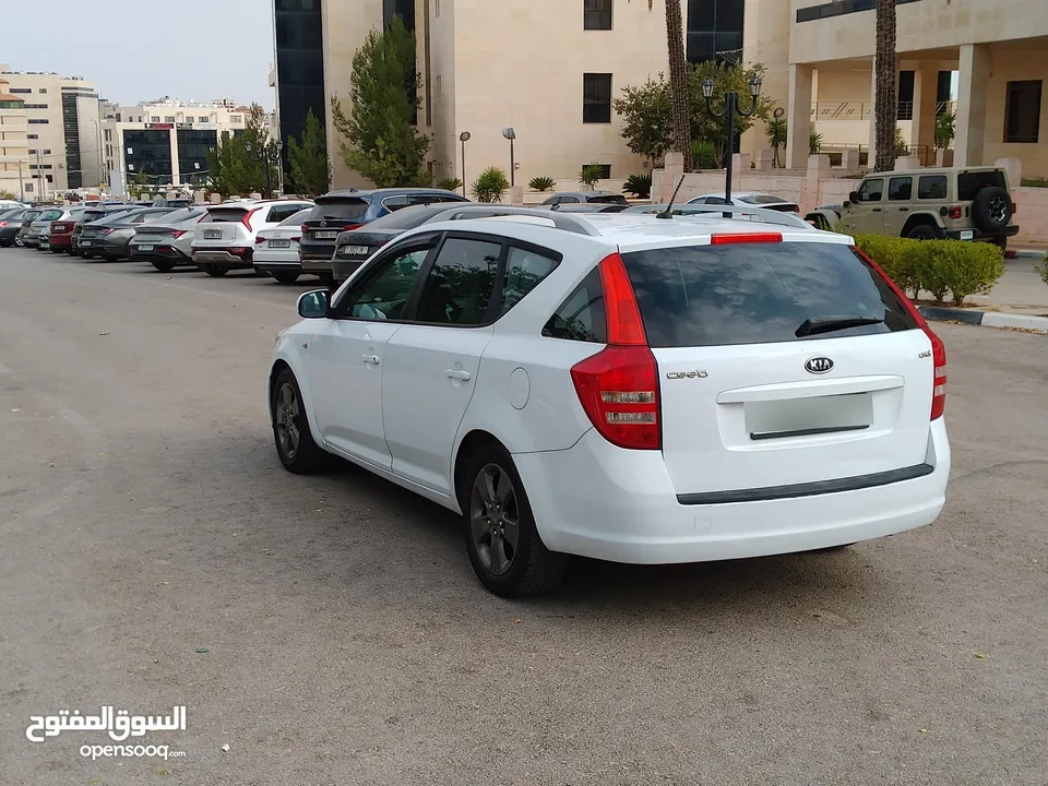 كيا سييد. ديزل سنة 2011 اوتوماتيك لقطه نخب