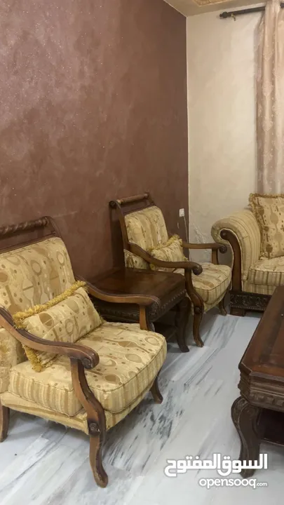 كنب نضيف قابل ب التفاوض