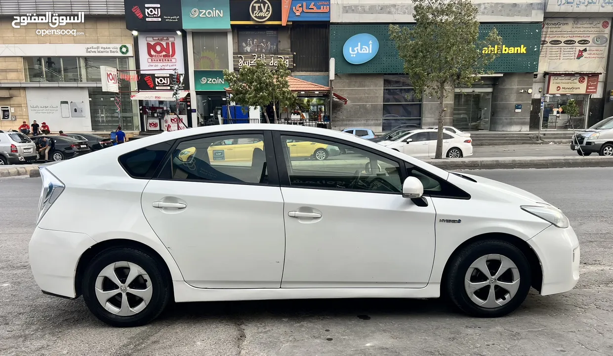 تويوتا بريوس موديل 2012 وارد أوروبي بطارية المركزية محرك حديث
