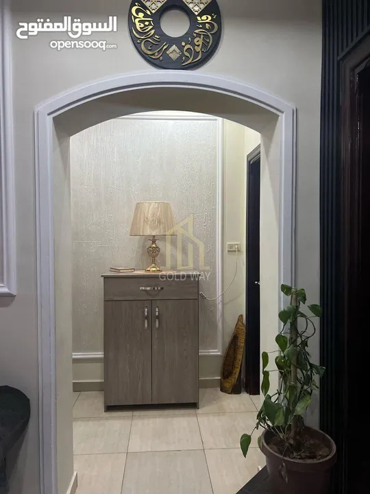 في موقع مميز في البنيات منزل فاخر للبيع من ثلاث طوابق بسعر مغري جدا / ref 9481