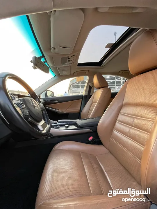 Lexus is350 V6 3.5L Full Option Model 2017