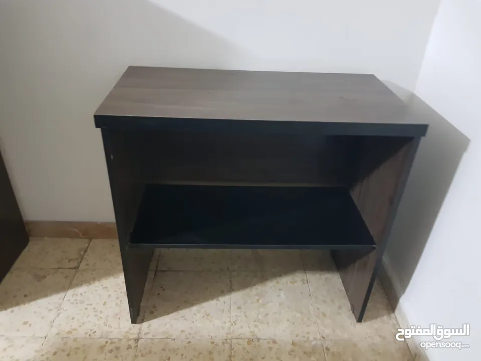 اثاث مكتب ضخم للبيع بسعر مميز
