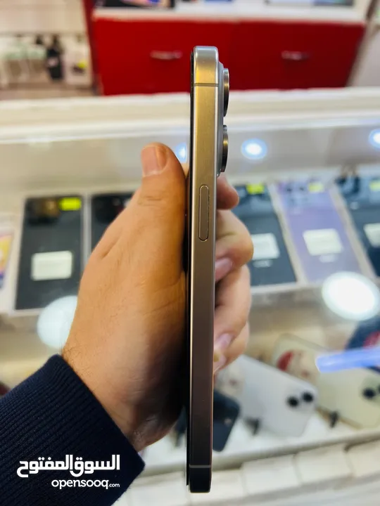 iPhone 15 pro max Titanium بحال الوكالة