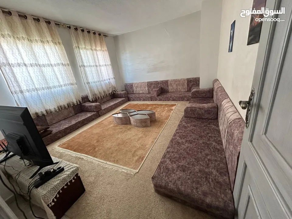 فرشات ضغط عالي مرتفع 20 سنتم للبيع بسعر مغري في حال الوكالة ، استخدام عريس اشهر قليلة