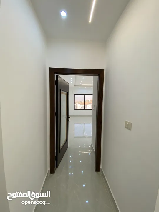 شقق فاخرة 142 متر بأجمل مناطق شفا بدران الكوم تشطيب مميز واسعار مناسبة طابق اول وطابق ثاني
