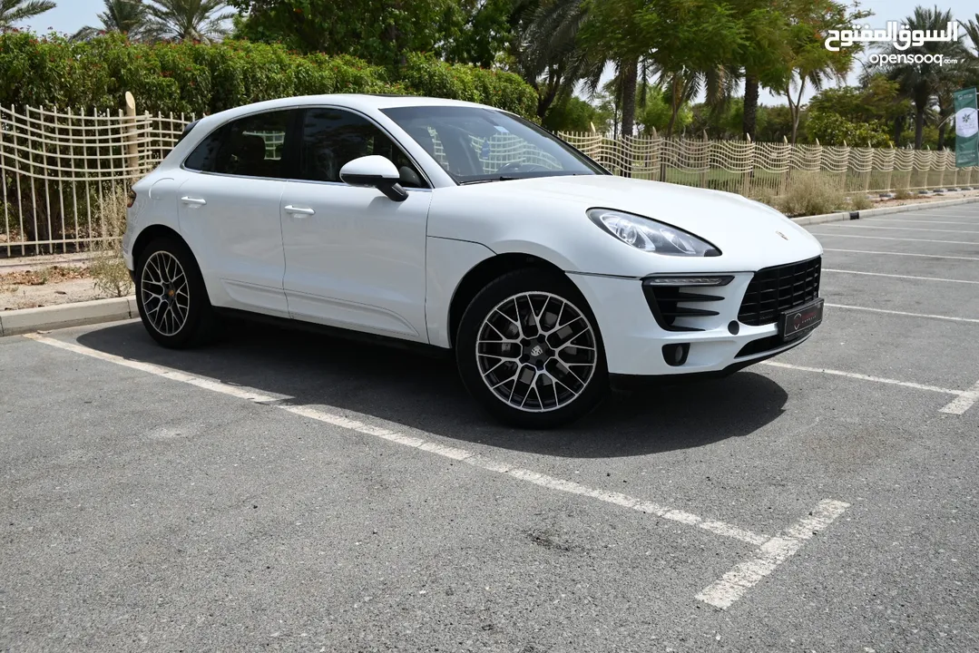 BEST DEAL - AGENCY MAINTAINED - PORCSHE MACAN S WITH PANAROMIC ROOF - RED INTERIOR - GCC