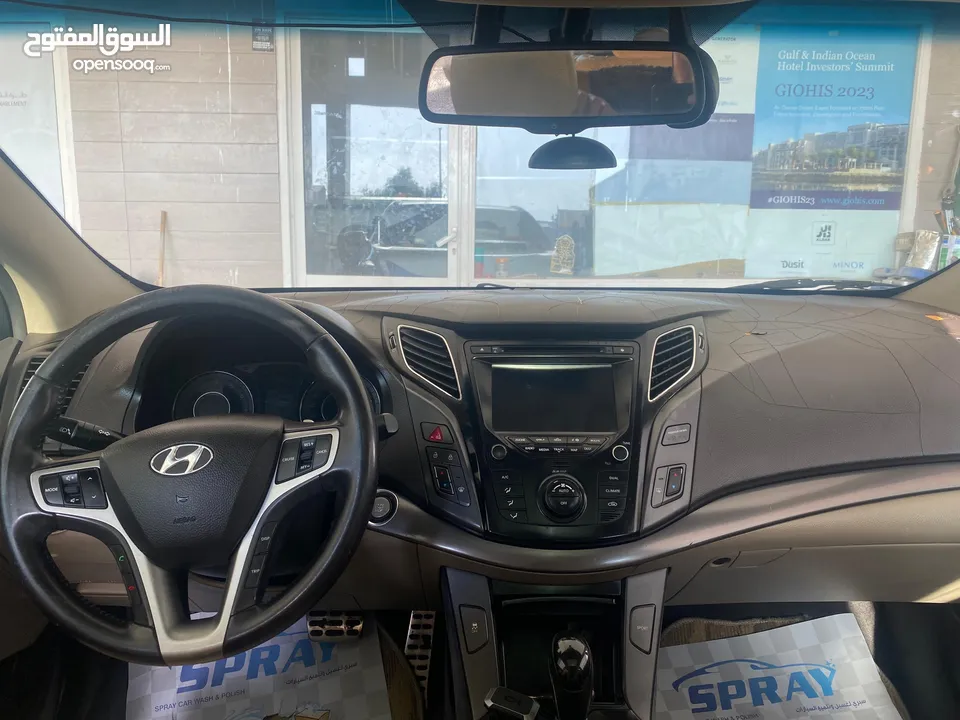 Hyundai i40 hatchback model 2014 gcc 200 km  هيونداي اي 40 موديل 2014 ماشيه 200 الف خليجيه