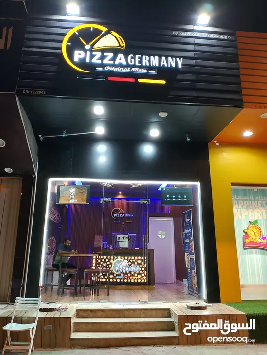 Restaurant Pizza Shop
