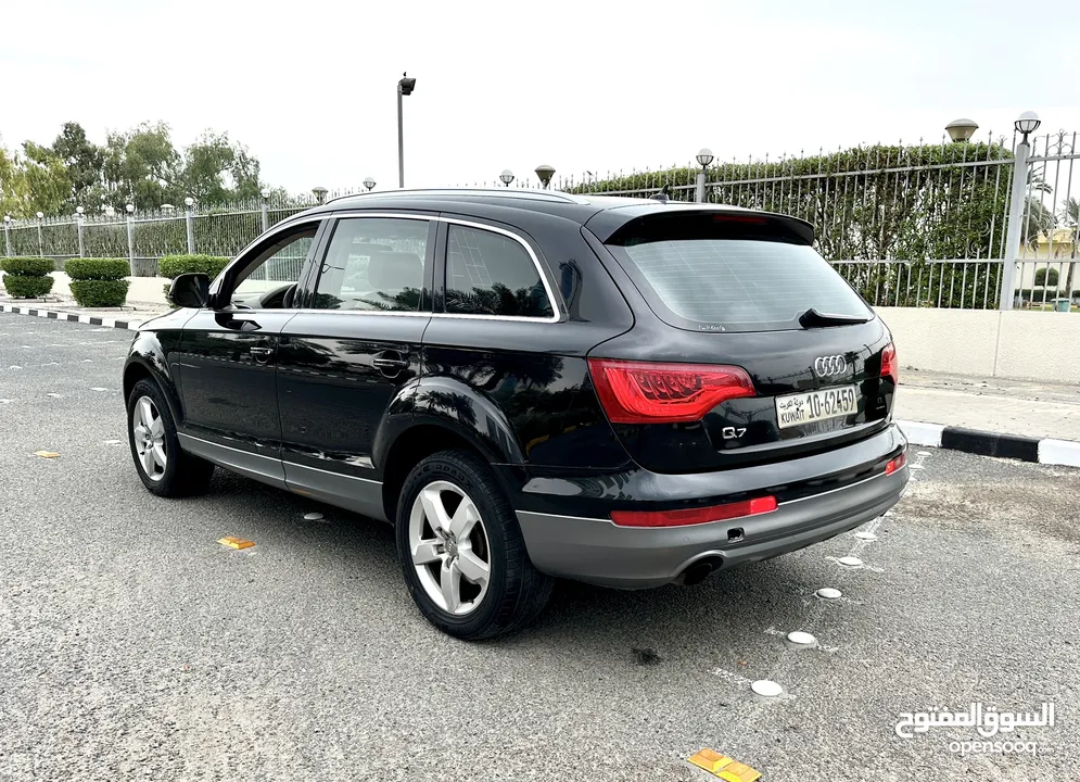 ‏quattro أودي Q7  2012  العداد 146  السعر 2400