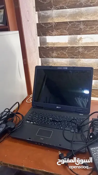 لاب توب عدد 2 وكمبيوتر نوعيه قديمه استعمال خفيف نوع لاب HB ونوع acer ونوع الكمبيوتر PHILIPs البيع كو