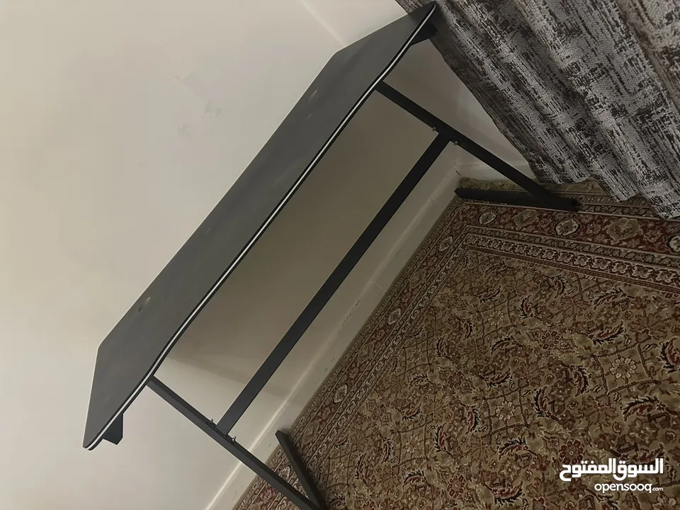 طاولة غير مستعمل