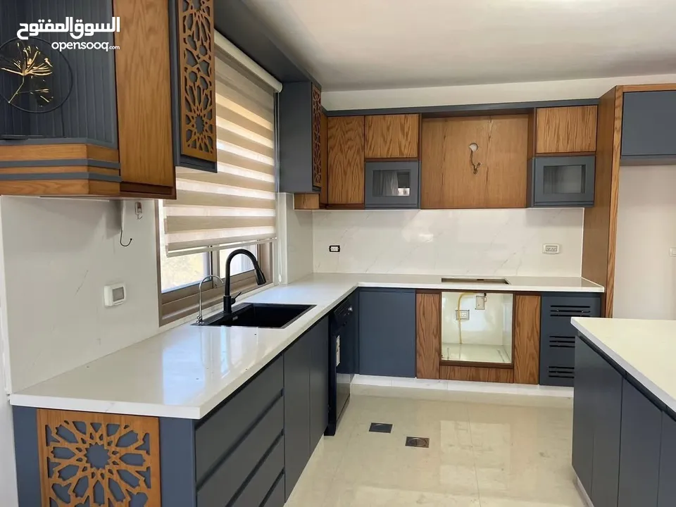 شقه فارغة للايجار في البيره قرب شا رع القدس