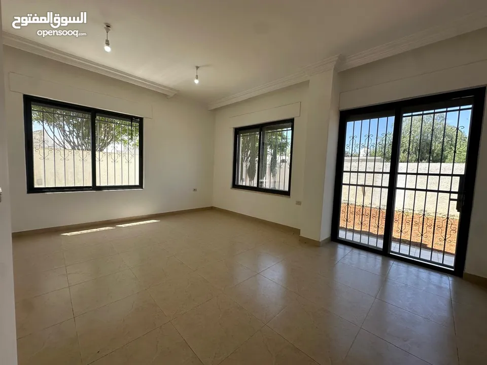 Villa for sale in Airport Road ( Property 42866 )-174804489