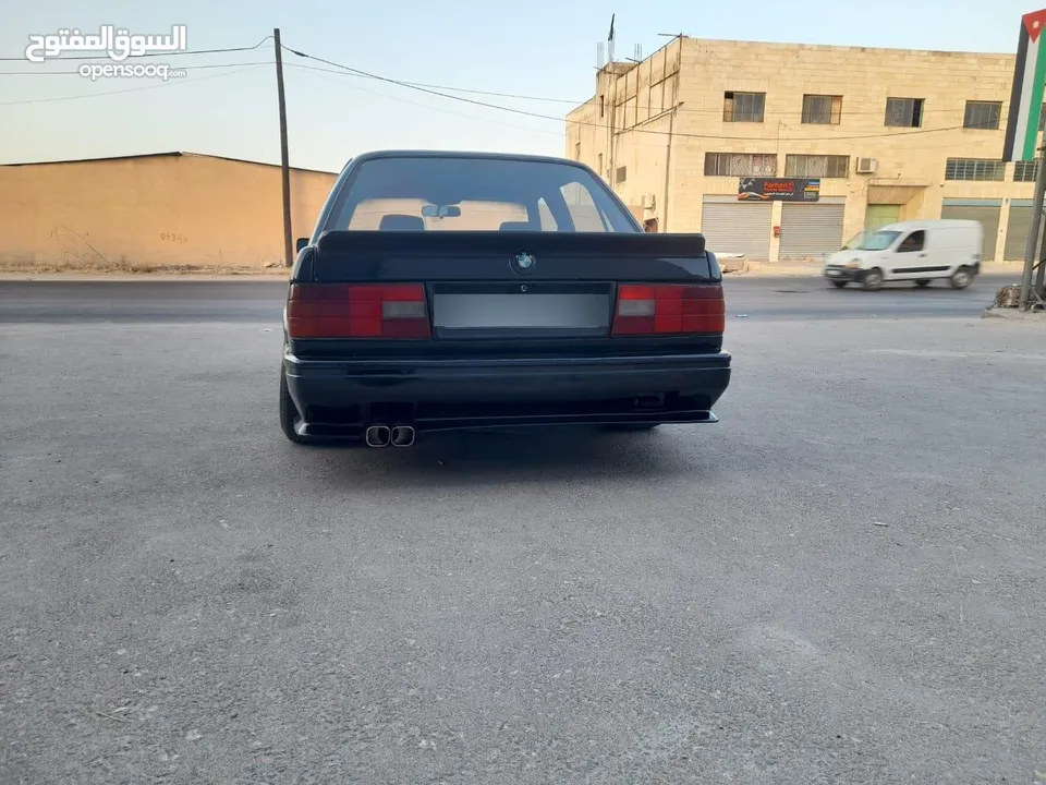 بي ام دبليو BMW E30  320  بوز نمر موديل 1986 محدثة 1990