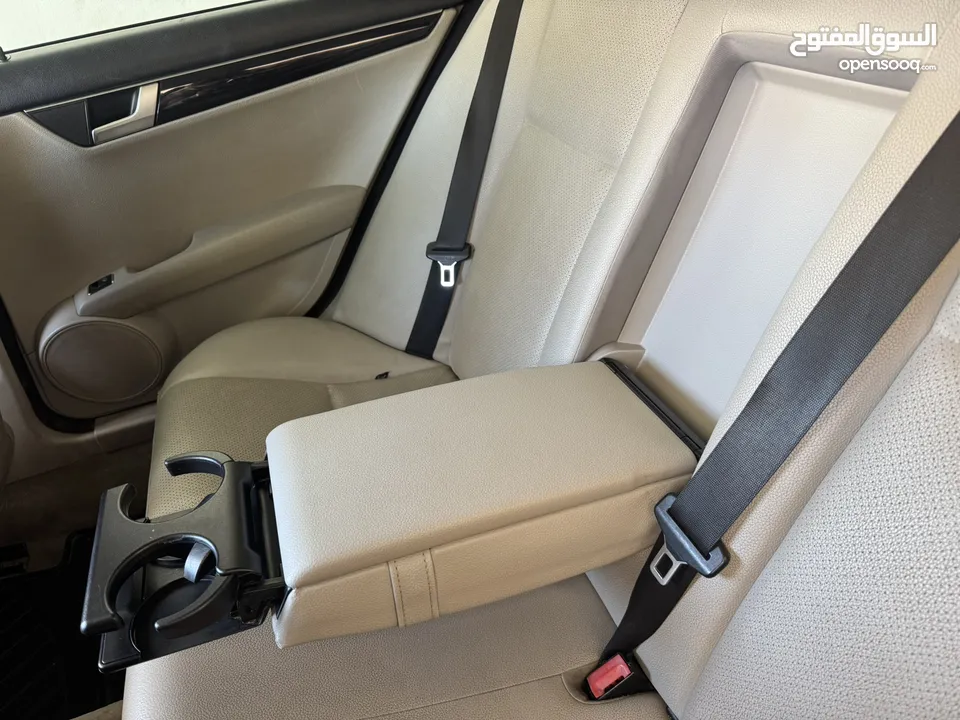 Mercedes C-Class C 200  مرسيدس c200 2012