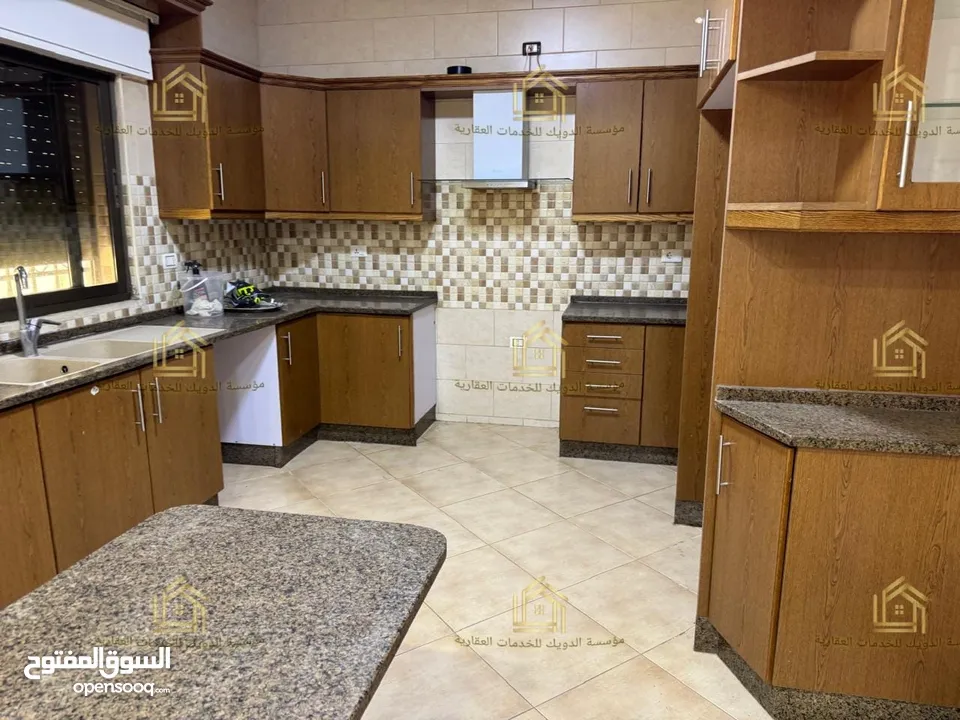 شقة مميزة - الرابية - 3نوم1ماستر - ارضية - ترس - قرب الخدمات العامة