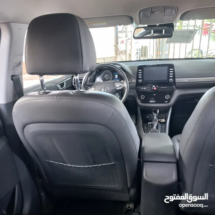 سياره للبيع هونداي ايونك لون فيراني .قطعت مسافه 65 الف كيلو فقط وارد كوري موديل 2020  حره حديث .