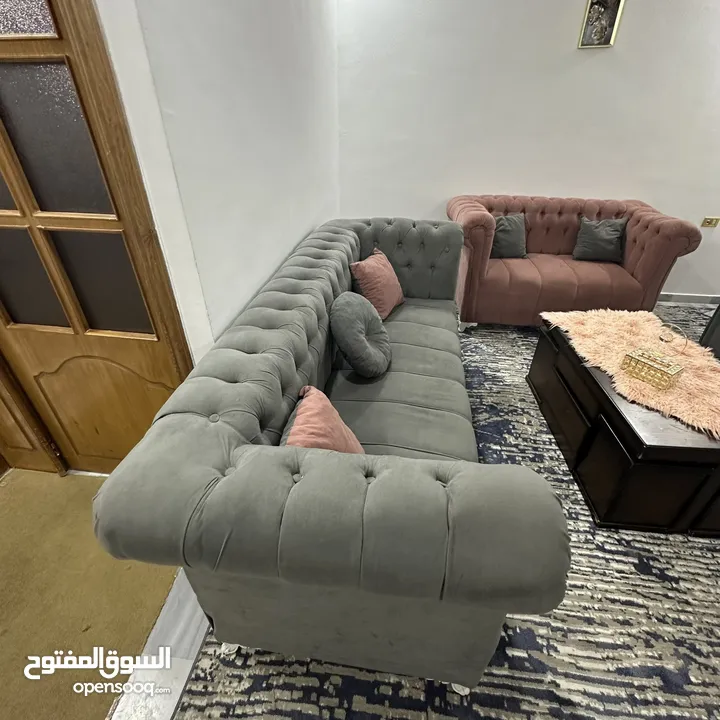 .........::طقم كنب تفصيل مخمل ثقيل 8 مقاعد خشب سويد بحالة ممتازة ........:.::::::::::