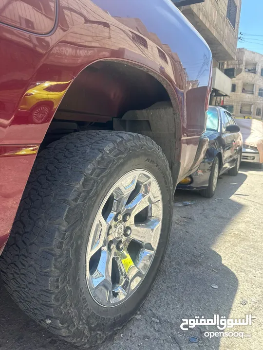 جنط بكب دوج عشرين كروم الاصلي مع كوشوك خشن عالي بحاله جيده جدا قابل للتفاوض