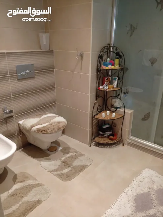 230 Meter Apartmant in Thuhair - شقة 230 متر منطقة هادئة في الظهير