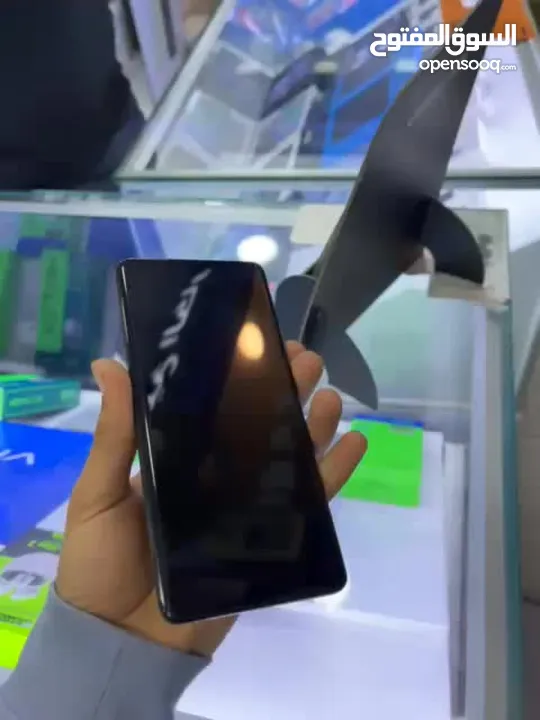 Samsung s22 Ultra ساسمونج s22 الترا  128 جيجا المعالج سناب دراجون ولا شخط  استعمال خفيف  مع شاحن