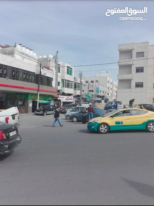 شقة استثمارية مؤجرة بقيمة 250 دينار شهرياً للبيع في صويلح بلقرب من دوار صويلح. من المالك مباشرة.