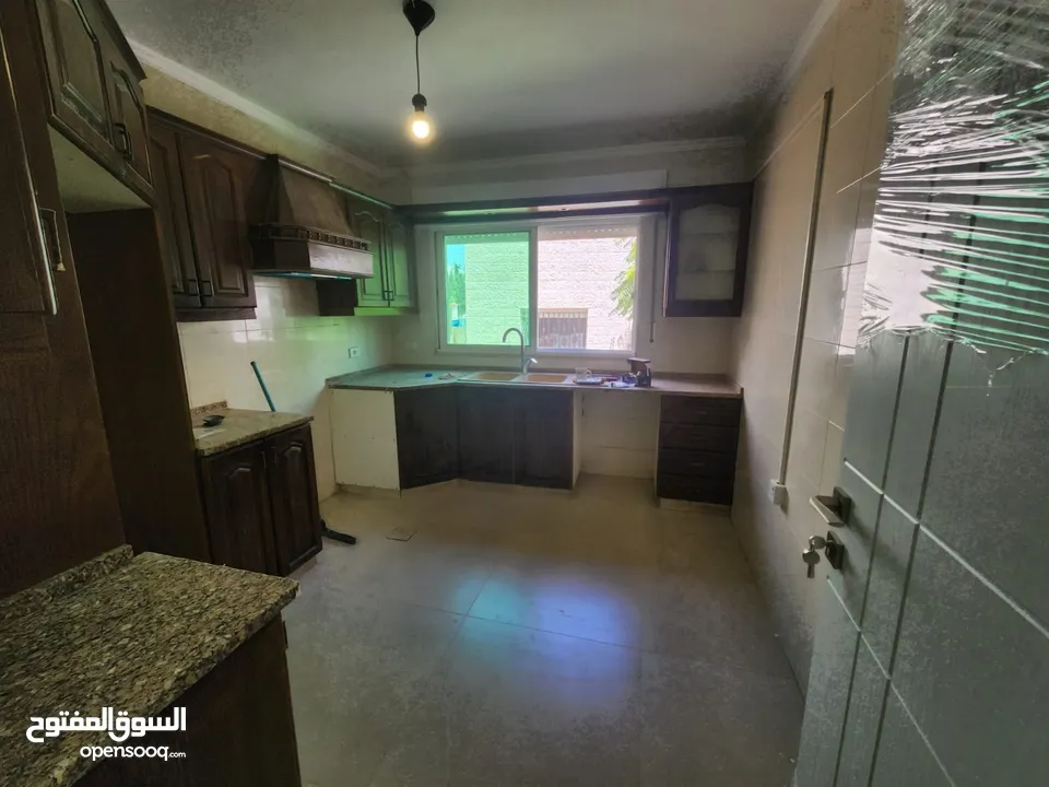 شقة فارغة للإيجار في الصويفية - REF: 14665