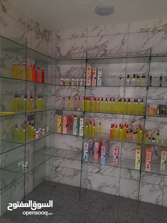 محل عطور للبيع
