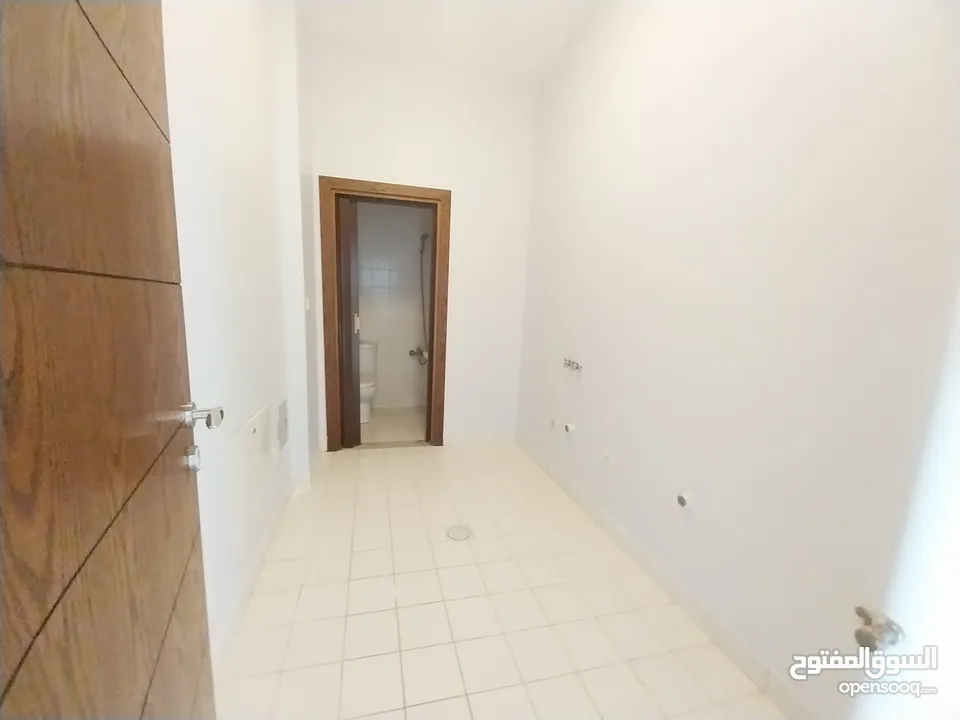 شقه للايجار في منطقه الدوار الرابع ( Property 32000 )-175072590