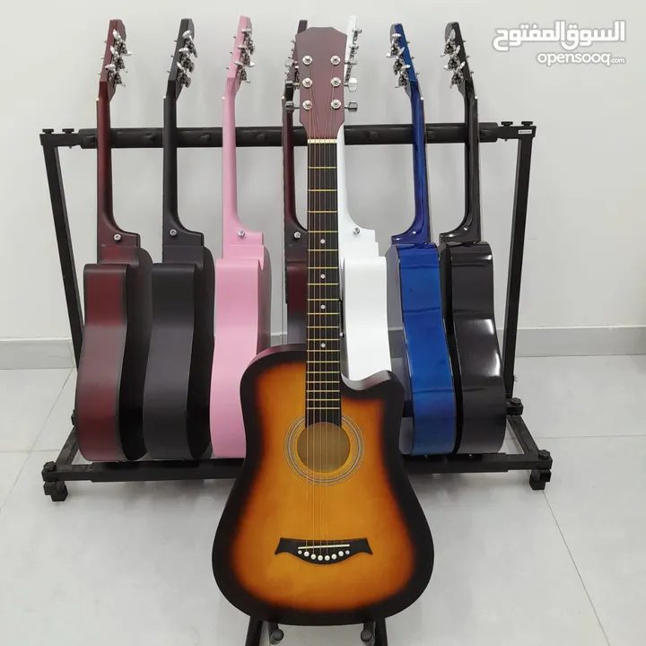 New classcal/acoustic guitar with bag!جيتار كلاسيكي/أكوستيك جديد مع حقيبة!