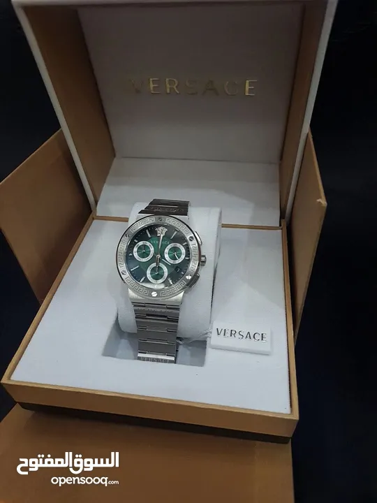 versace chronograph watch. ساعه فرزاتشي ...الماسه الذهبيه.  مع كامل مرفقاتها من أجمل وارقى التصاميم.