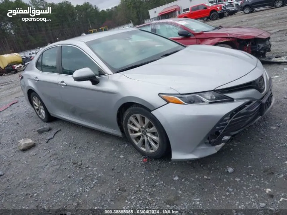 الوصول قريبا 2018 TOYOTA CAMRY LE وارد امريكا آوراق جمارك البيع بالحادث