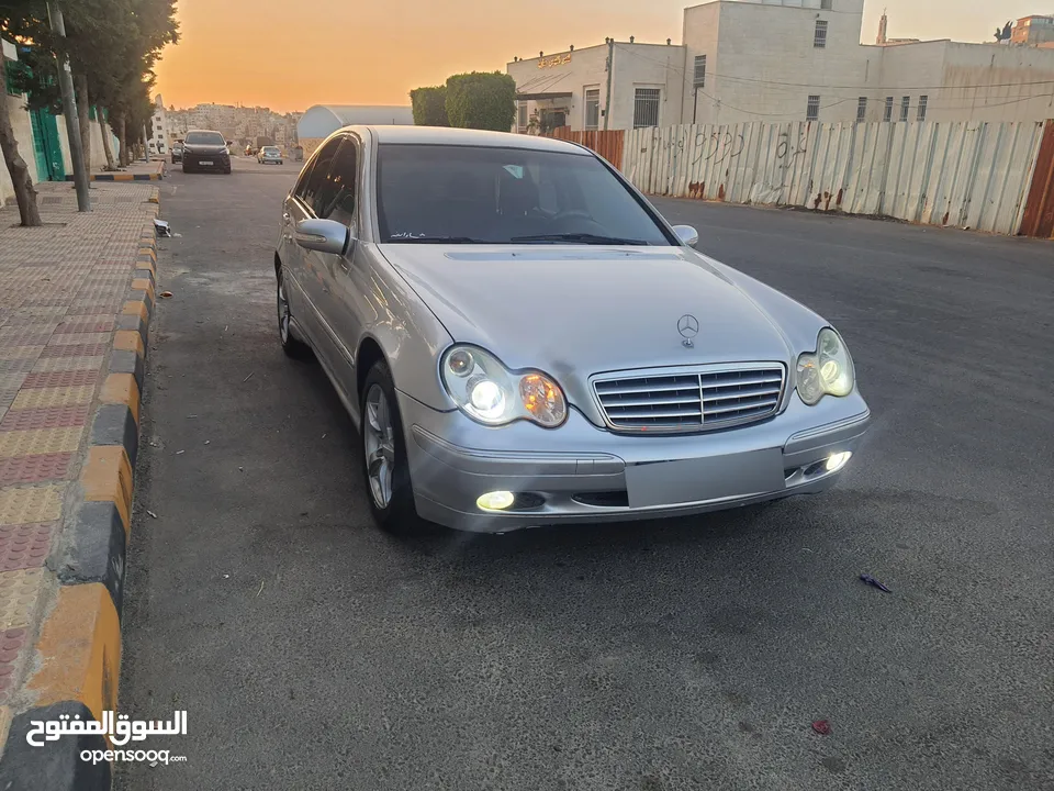 Mercedes Benz C200 2001  مرسيدس بنز c200 موديل c2001 مفتاح شفط بحالة ممتازة
