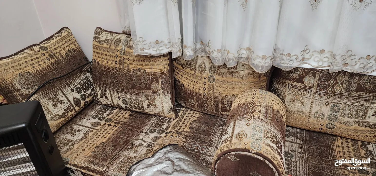 مجلس عربي وارد السعوديه بحالة الجديد مريح ومرتب