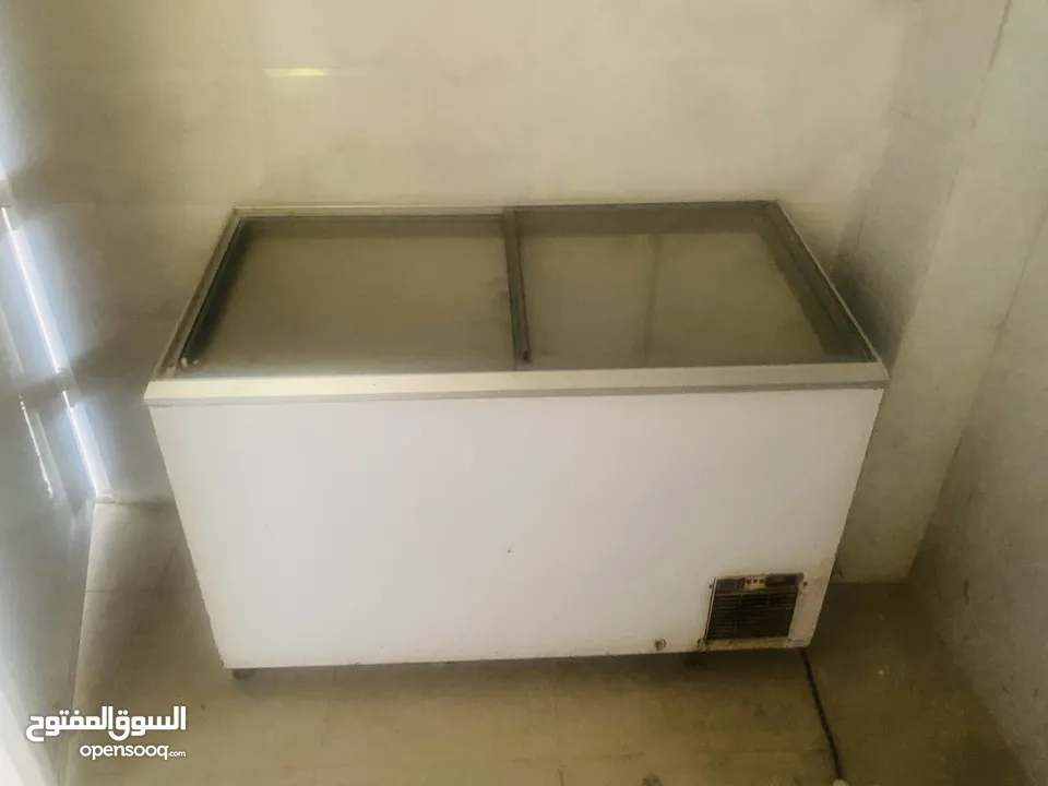 فريزر بحاله جيده
