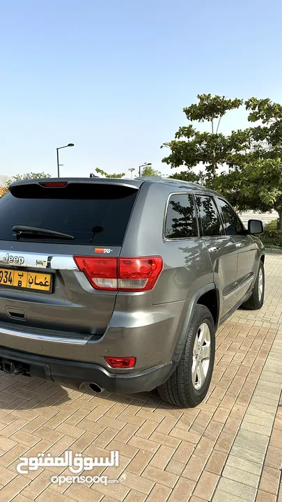 جراند شيروكي 2013 وكالة عمان بحالة ممتازة 8 سلندر Jeep Grand Cherokee 2013 oman V8 excellent con