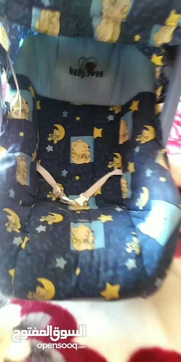 كرسي بيبي نظيف لون ازرق