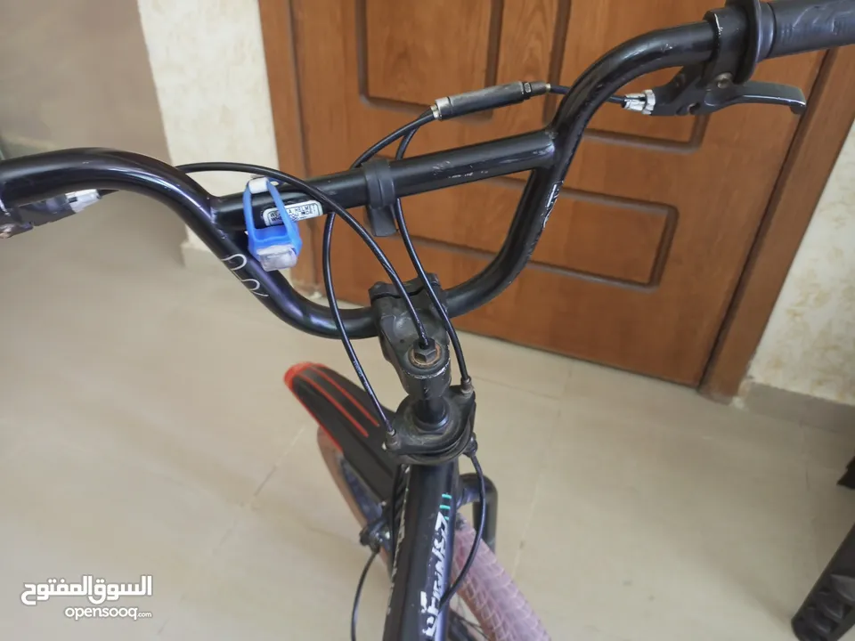 بسكليت BMX بحاله ممتازه و سعر خرافي للبيع او البدل على بسكليت 26