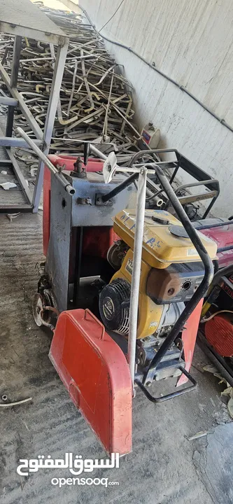 للبيع معدات بناء متنوعة . بوبكت . جنريترات . سكلات .جيكات و الى اخرى