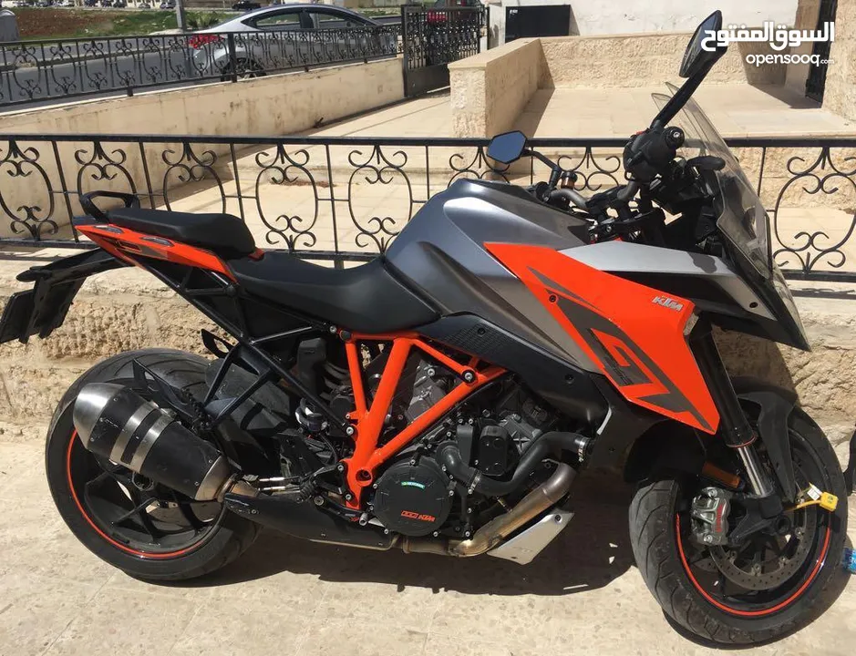 وحش الطرقات – KTM 1290 Super Duke GT موديل 2016  دراجة رياضية وسياحية فاخرة بحالة وكالة للبيع