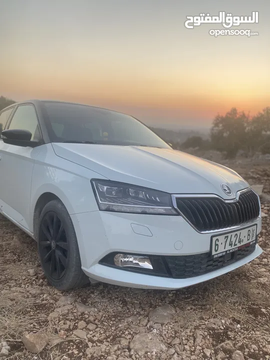 سكودا فابيا 2019 هاتشباك ، خمس مقاعد ، 1000 تيربو بنزين ، سيارة شركة يد أولى
