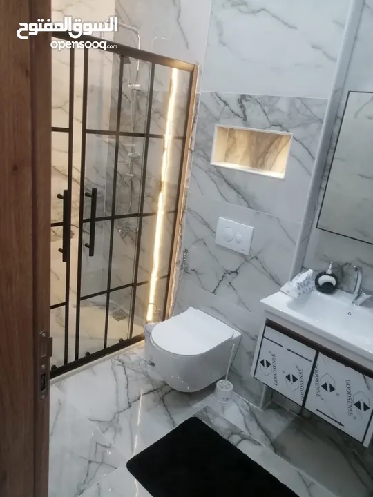 شقه للبيع فاخره جدا في اجمل مناطق حي الياسمين تشطيبات ولا في الاحلام من المالك مباشره سعر لقطة 49000