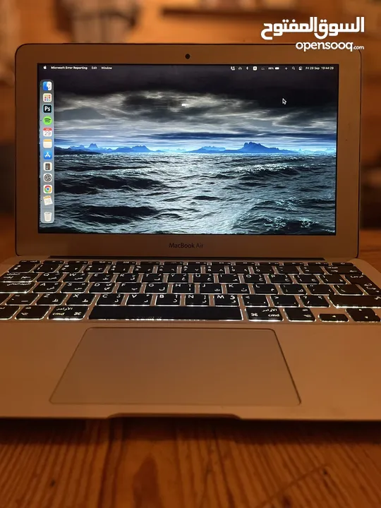 بحالة ممتازة MacBook Air 11 inch Mid 2013
