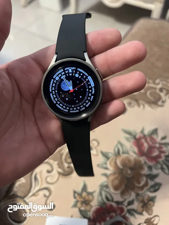 ساعة watch 5 pro قياس 45 بحالة ممتازة جدا