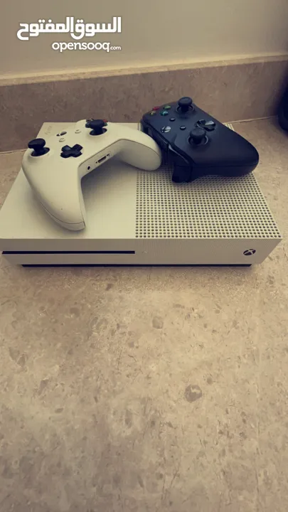 Xbox one s for sale good condition  اكس بوكس ون اس للبيع الحالة جيدة