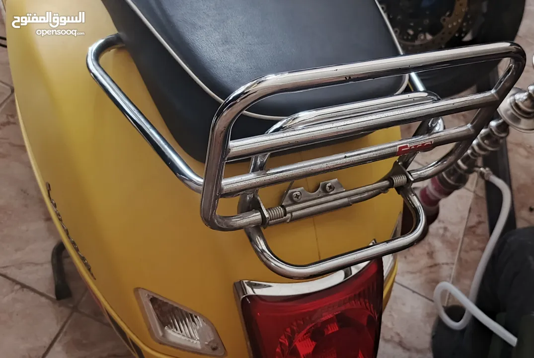 Vespa GTS Super 300 فيسبا جي تي اس سوبر 300  موديل ال2018 بحالة الوكالة