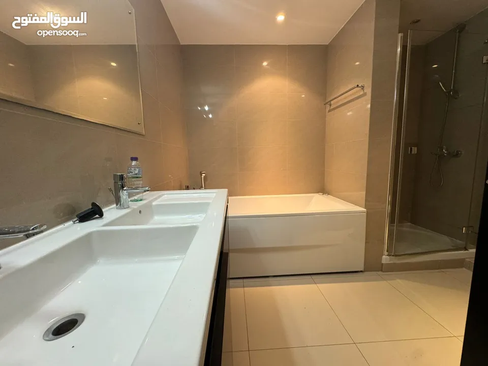 2 BR Excellent Flat for Rent – Al Mouj